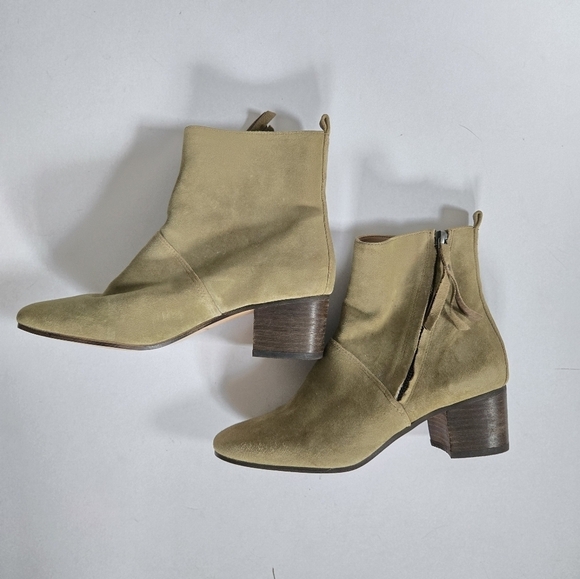 Shoes - Banana Republic Boots Lydia Green Suede Heeled Side Zip Tasseled sz 7.5